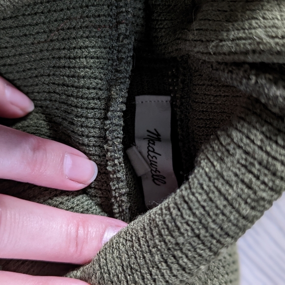 Madewell Mockneck Button-Back Top M Loden - Picture 7 of 7